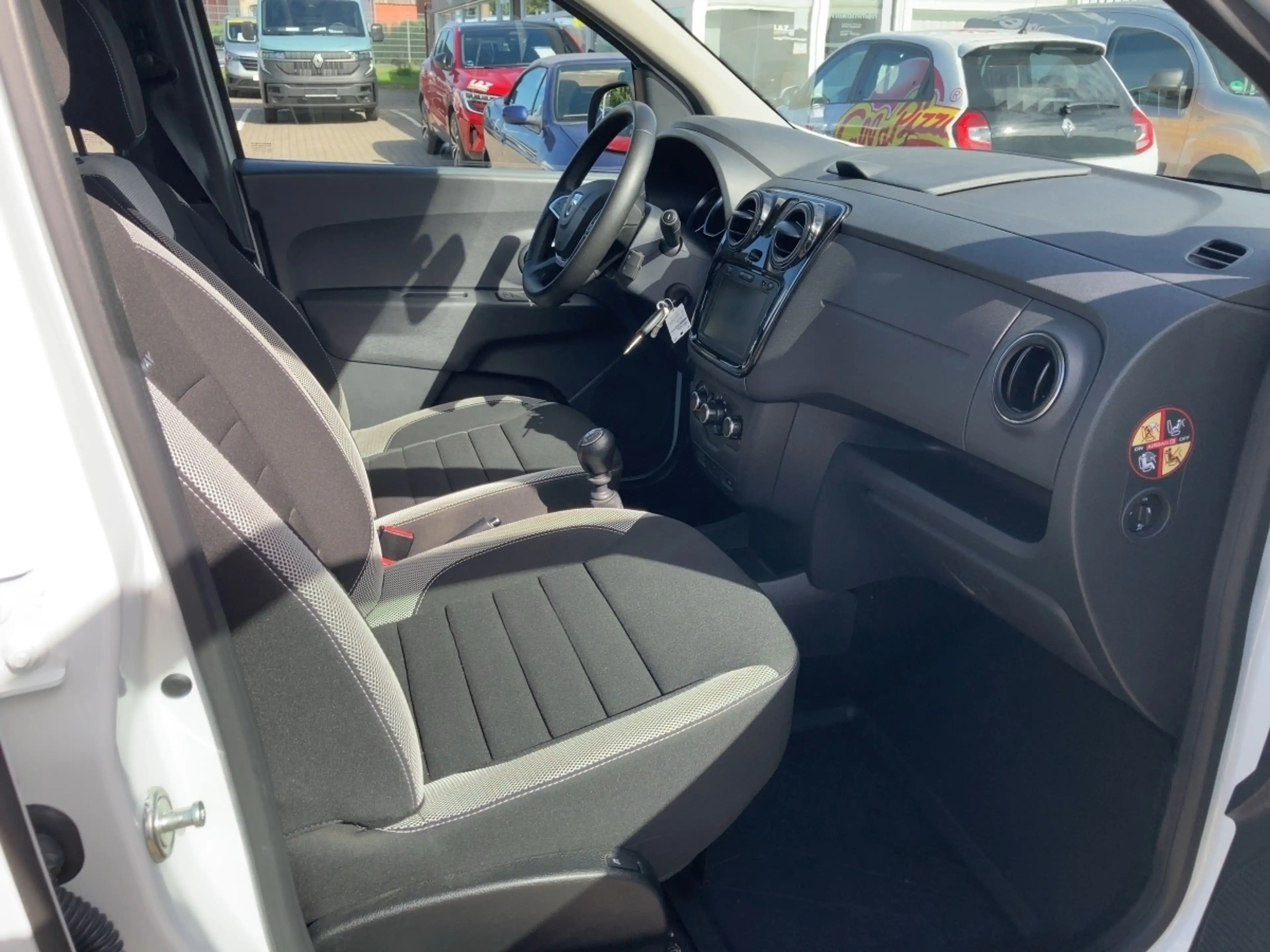 Dacia Lodgy Stepway Plus 1.5 BLUE dCi 115 — photo 10