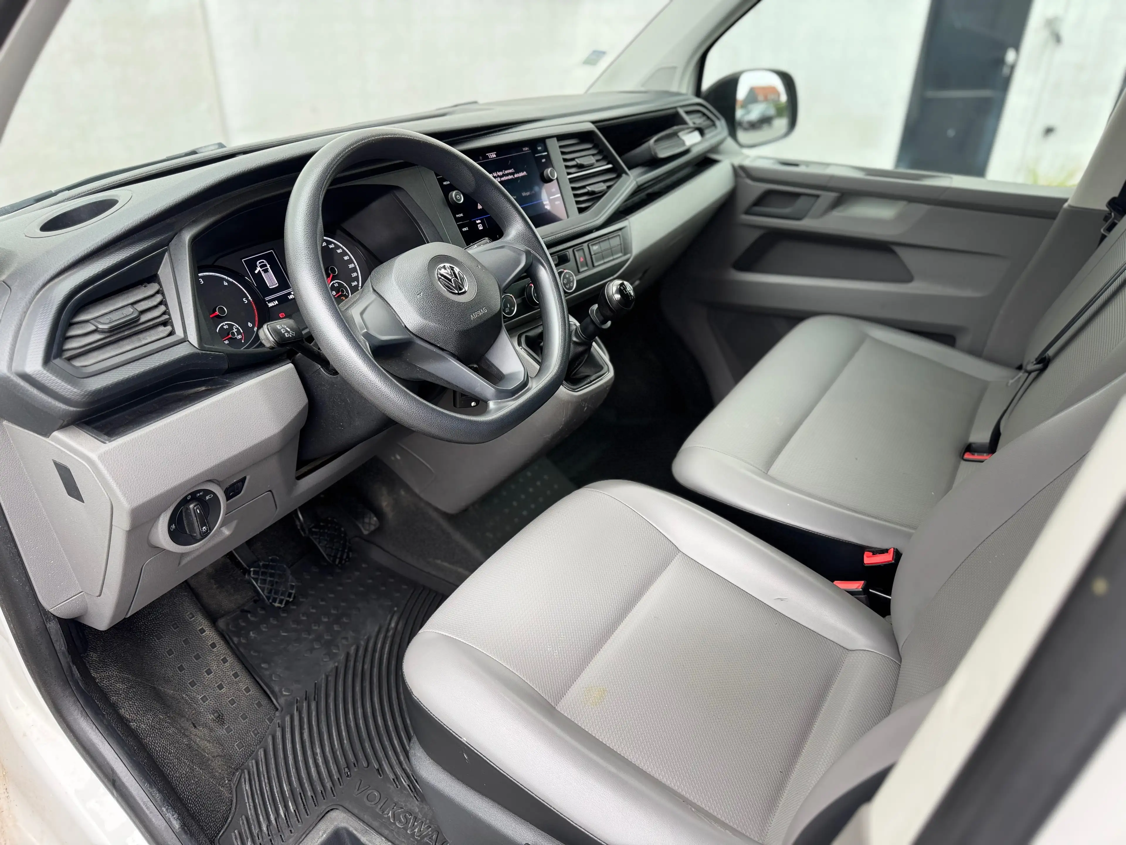 Volkswagen T6.1 Transporter 2.0 TDi (EU6d-T) — photo 7
