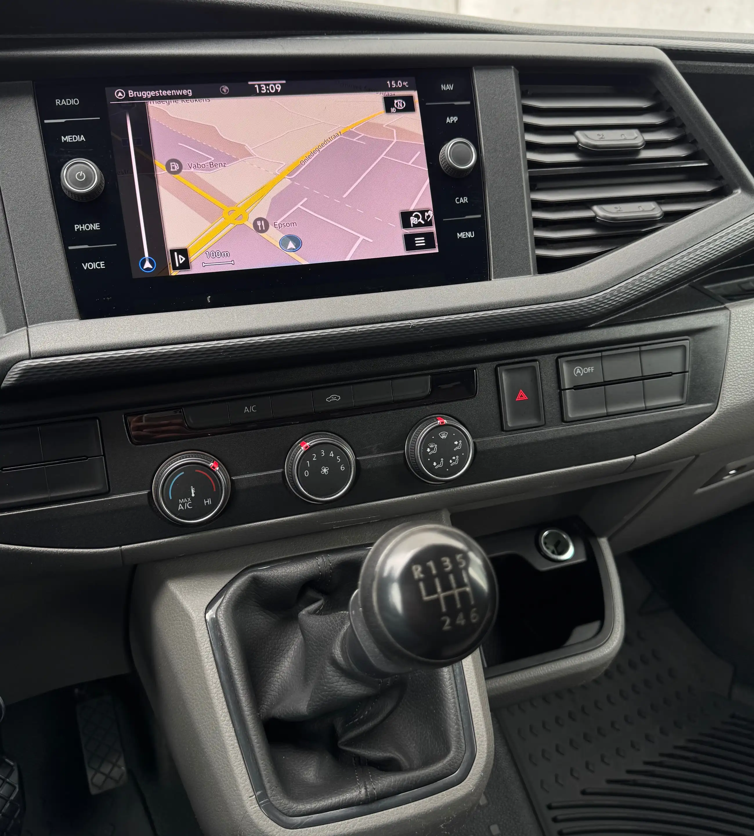 Volkswagen T6.1 Transporter 2.0 TDi (EU6d-T) — photo 9