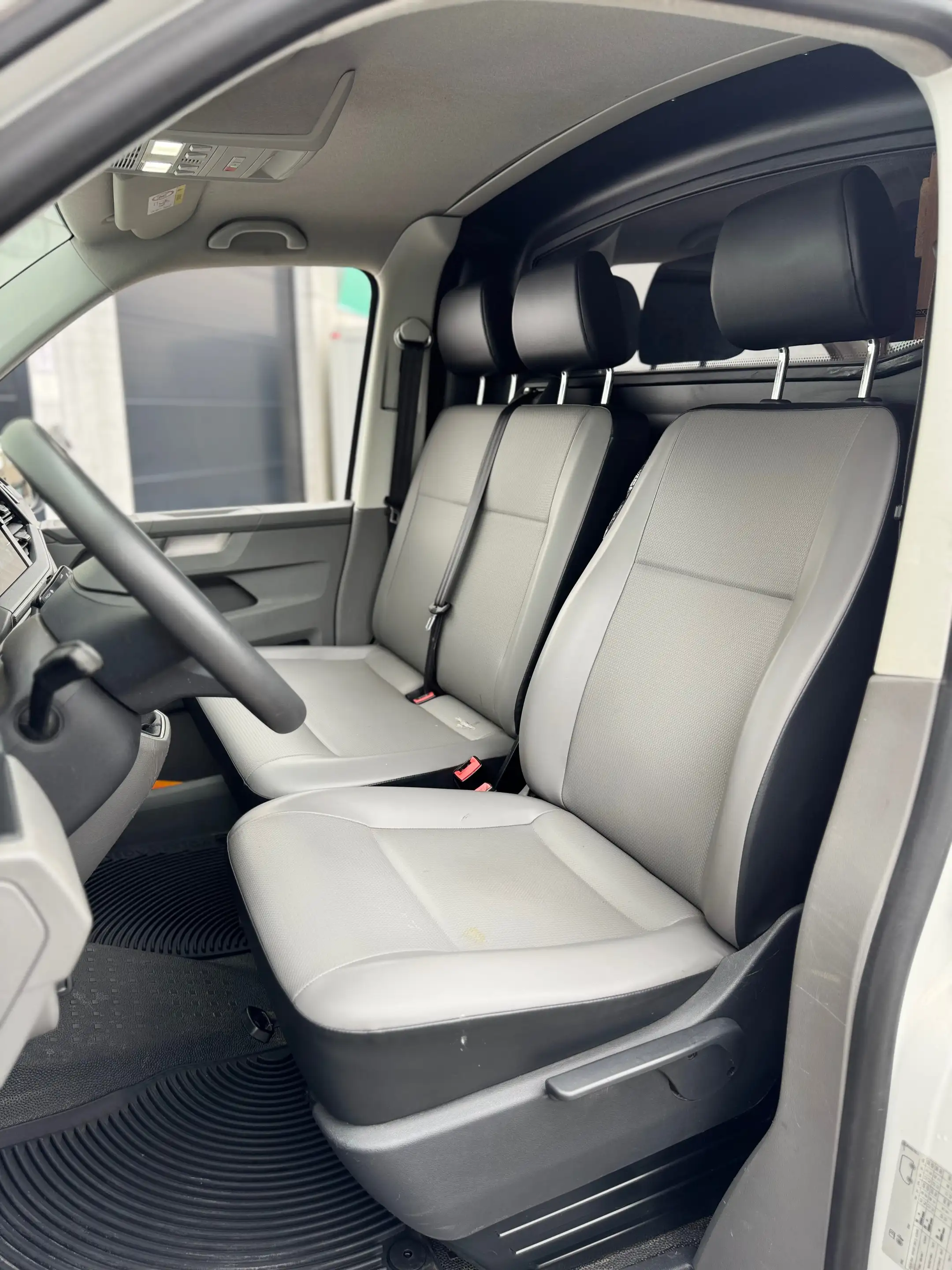 Volkswagen T6.1 Transporter 2.0 TDi (EU6d-T) — photo 8