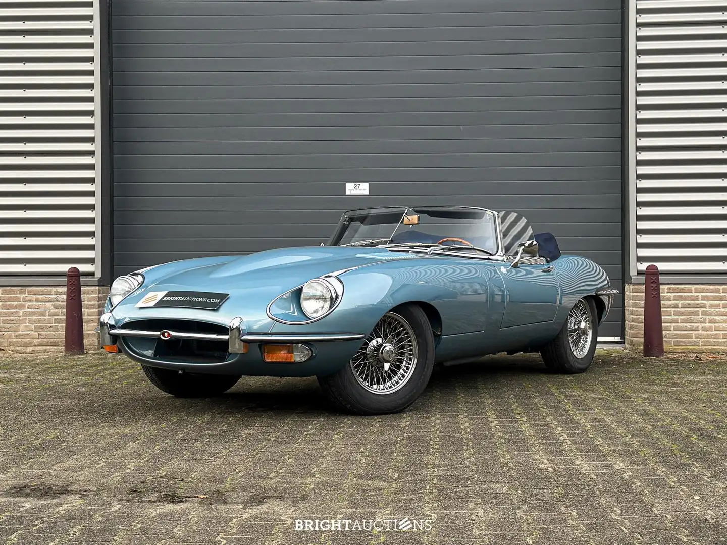 Jaguar E-Type Series II - 1
