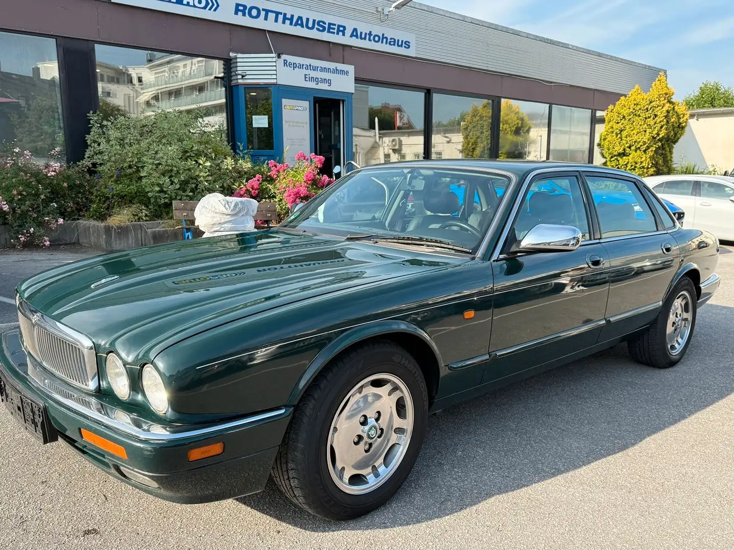 Jaguar XJ6 - 1
