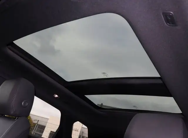 Land Rover Range Rover Evoque view 4