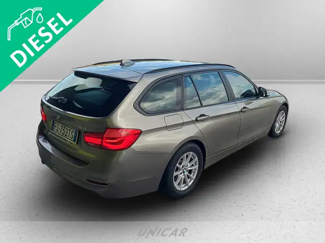 BMW 3 Series view 5