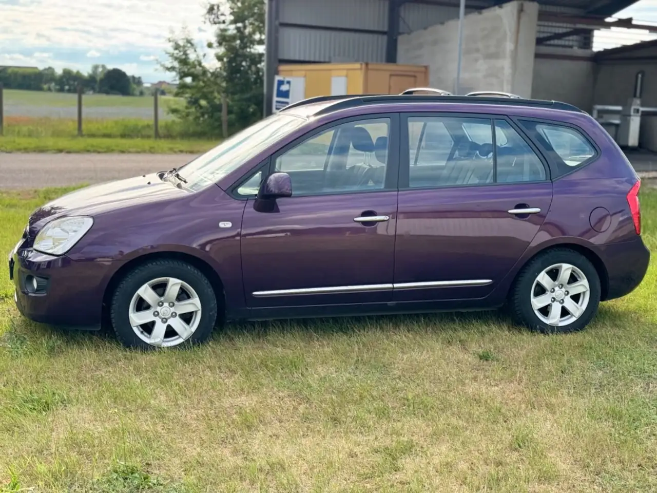 Kia Carens