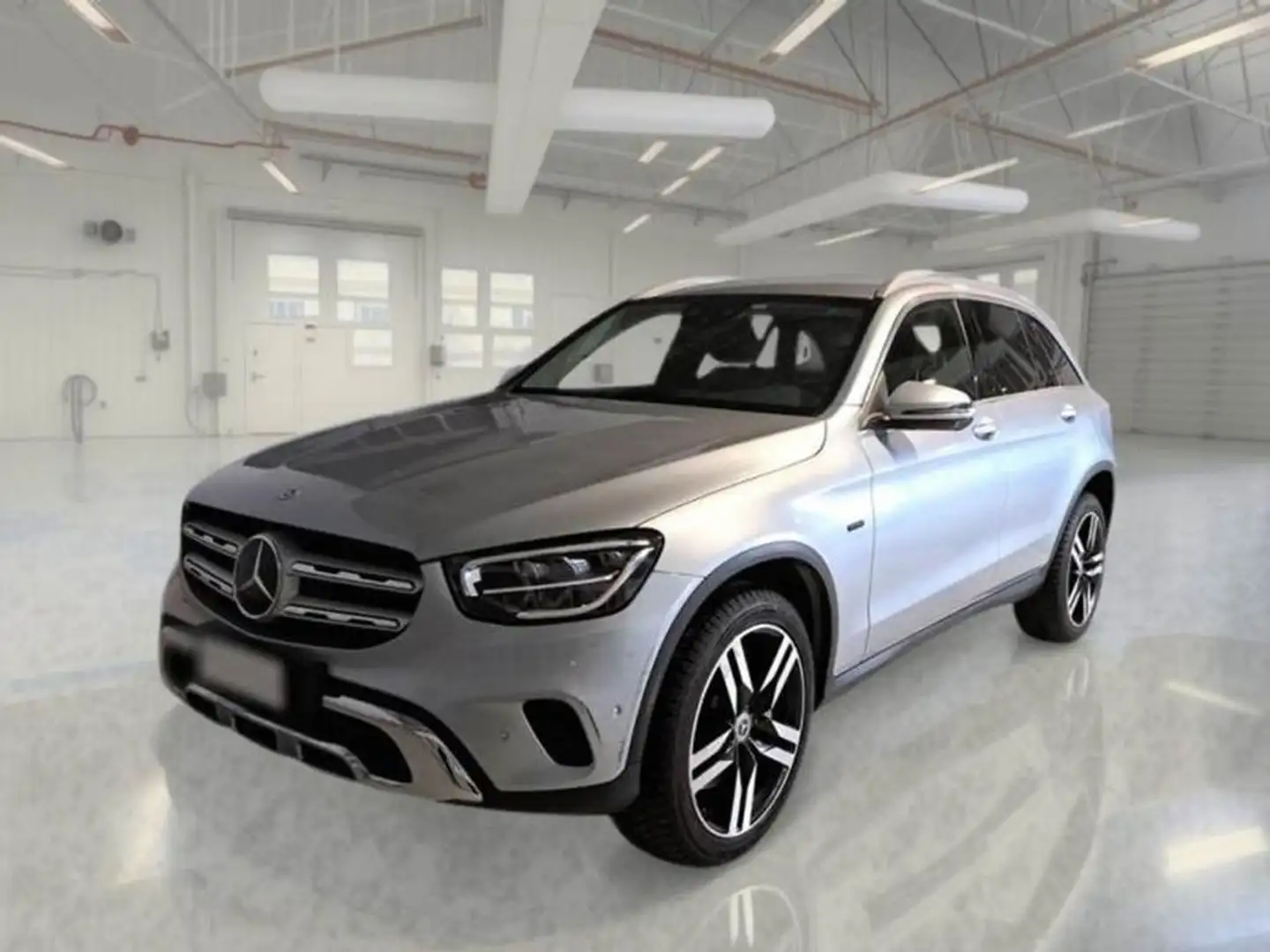 Mercedes-Benz GLC 300 e 4MATIC Plateado - 2