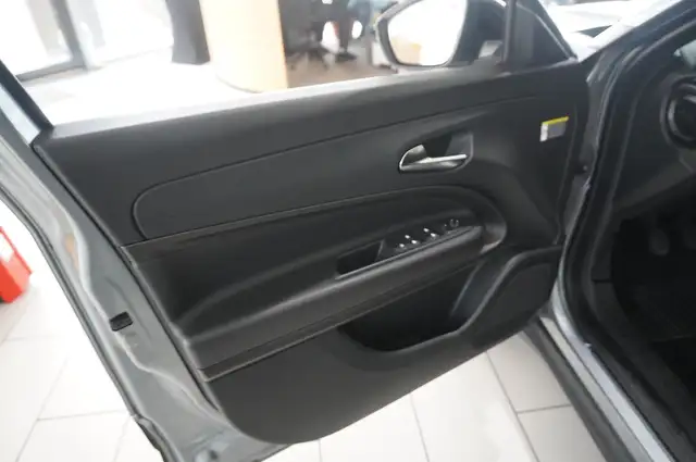 Jeep Avenger view 15