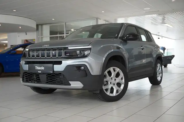 Jeep Avenger view 3
