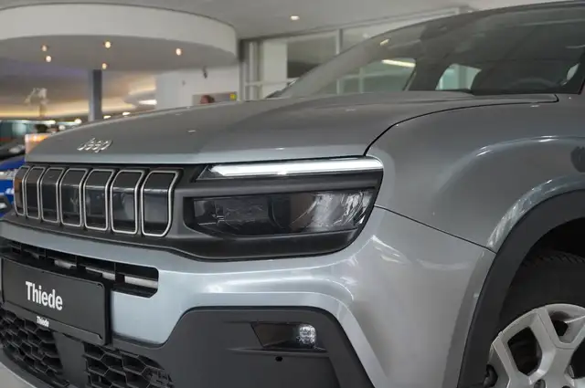 Jeep Avenger view 4