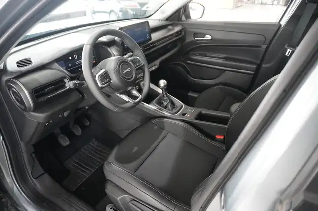 Jeep Avenger view 13