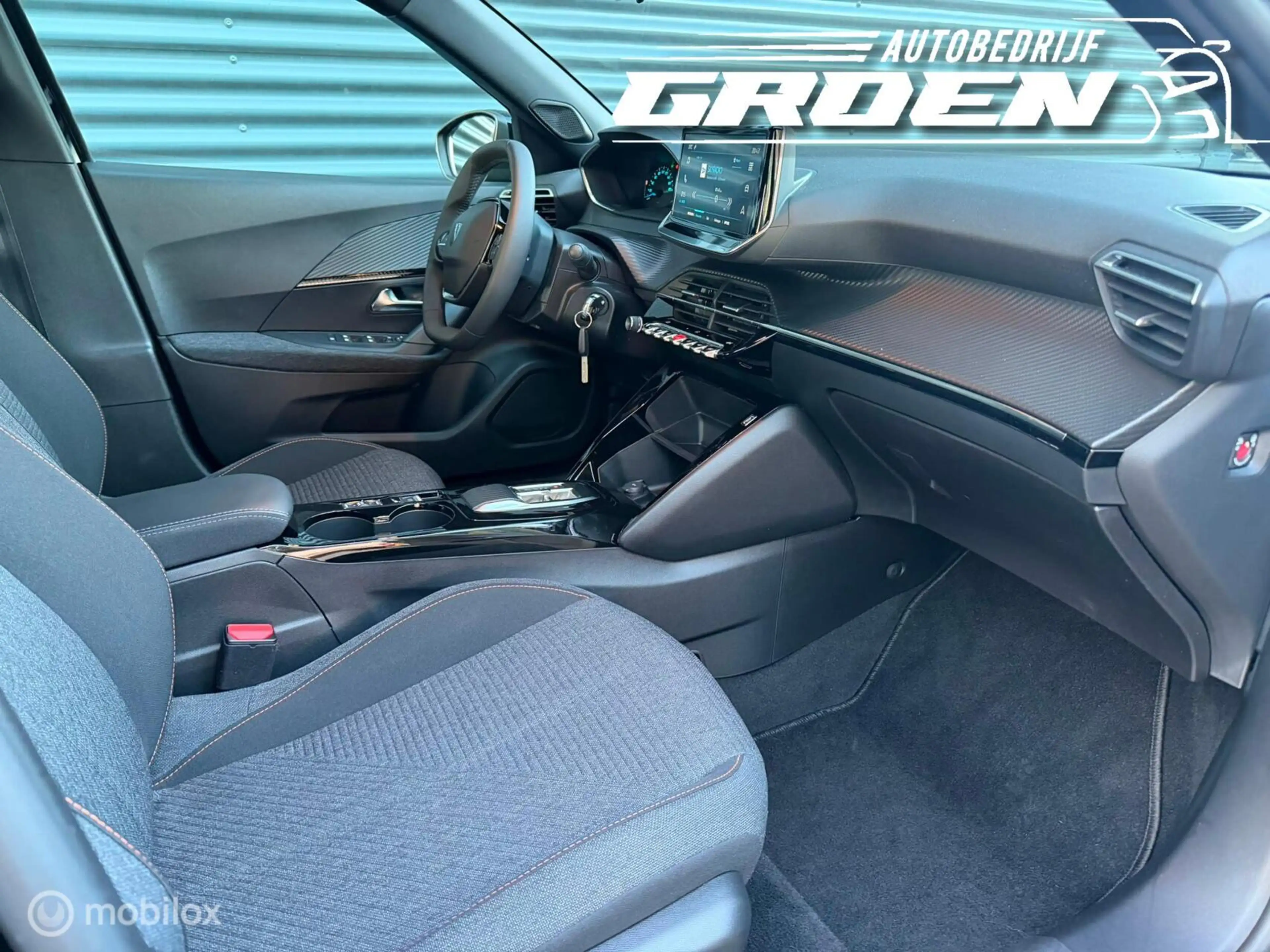 Peugeot e-2008 EV Active Pack 50 kWh AppleCarplay|SOH 99.8% — photo 31