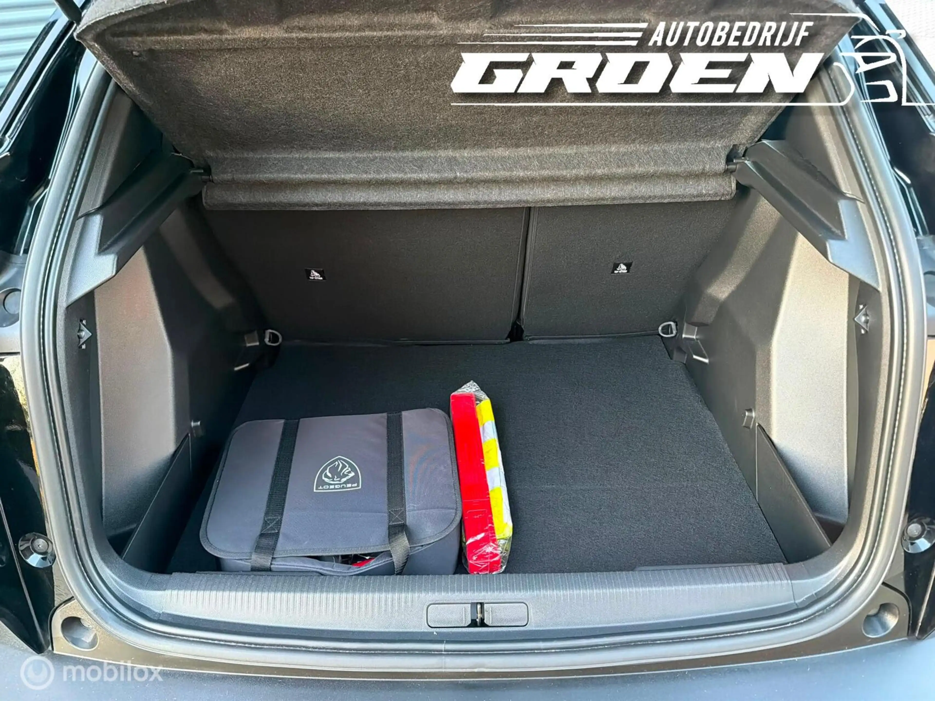 Peugeot e-2008 EV Active Pack 50 kWh AppleCarplay|SOH 99.8% — photo 34