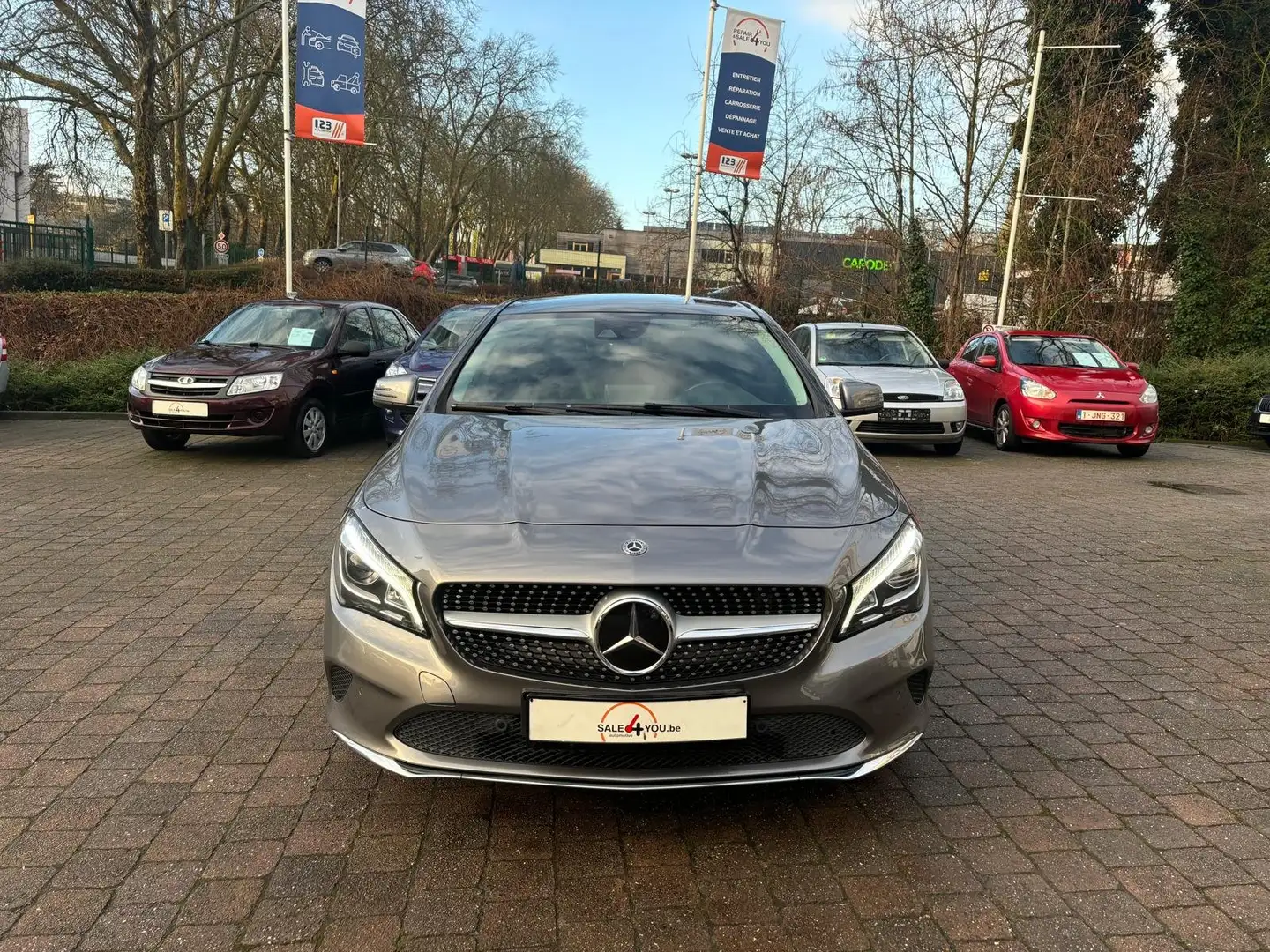 Mercedes-Benz CLA 220 d / SHOOTING BREAK / AUTOMATIQUE Gris - 1