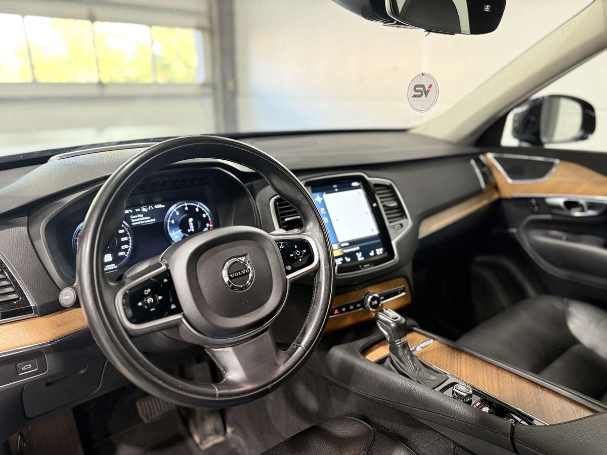 2021 Volvo XC90 T6 Momentum thumb 22
