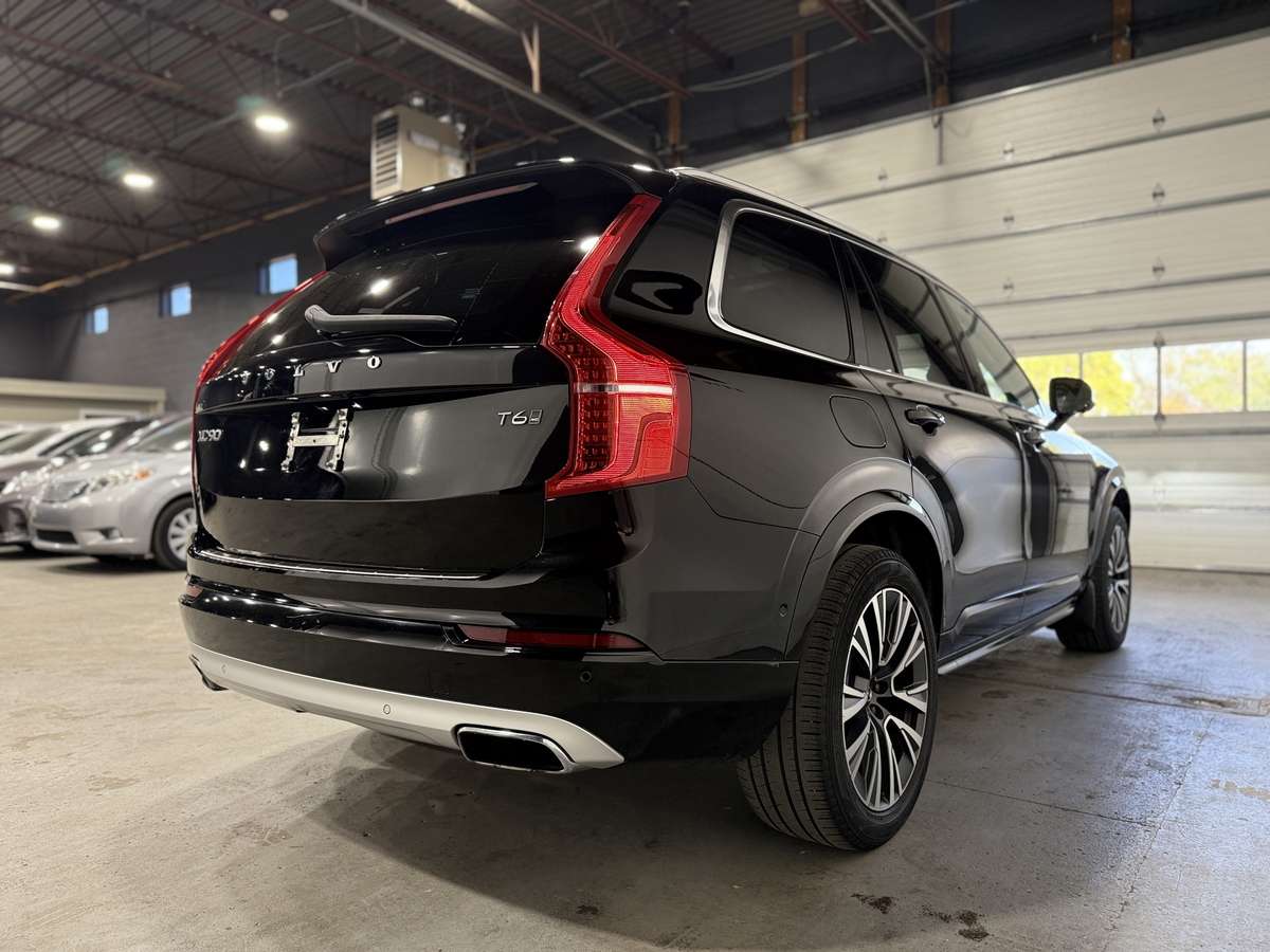 2021 Volvo XC90 T6 Momentum thumb 16