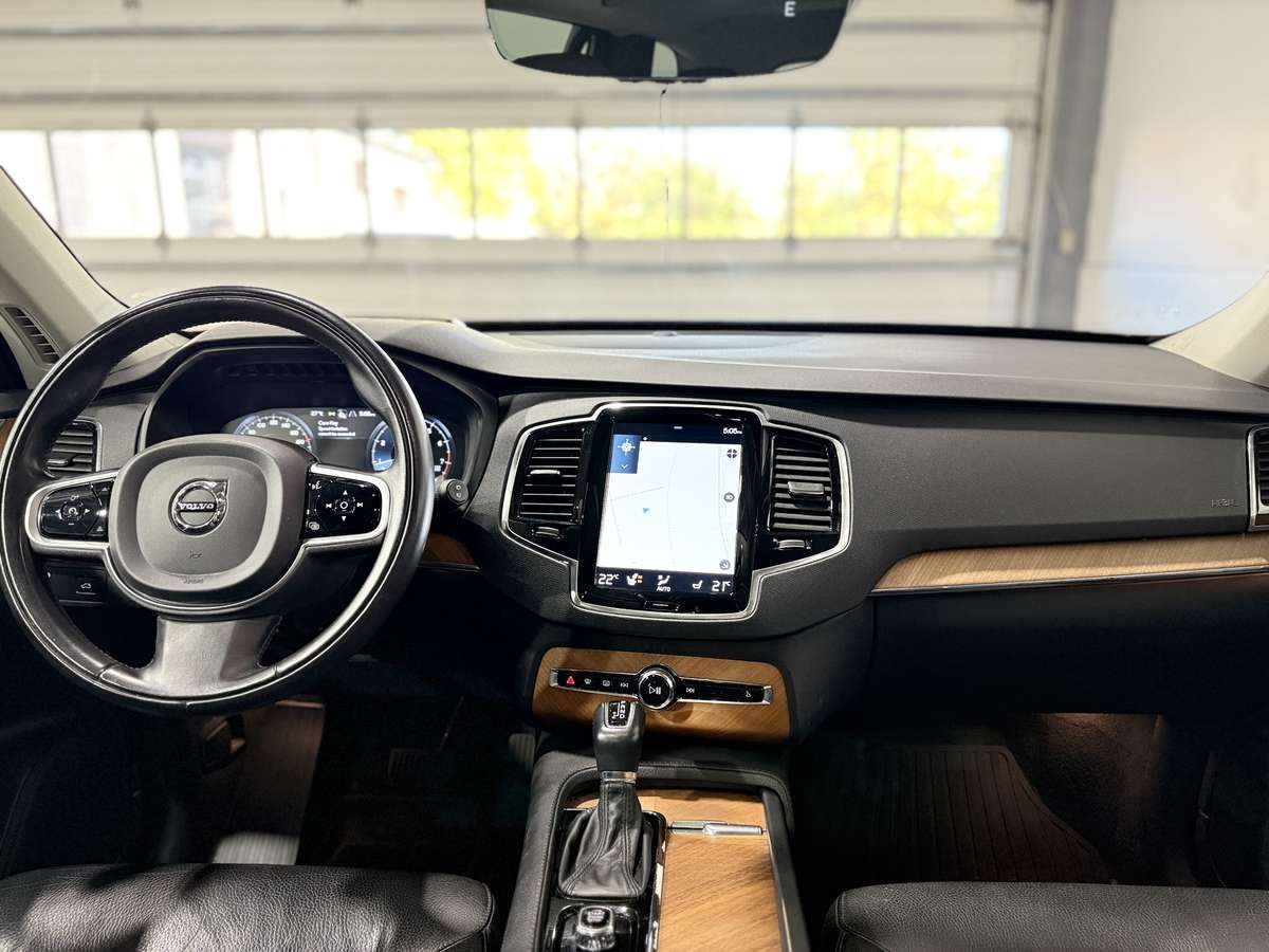 2021 Volvo XC90 T6 Momentum thumb 27