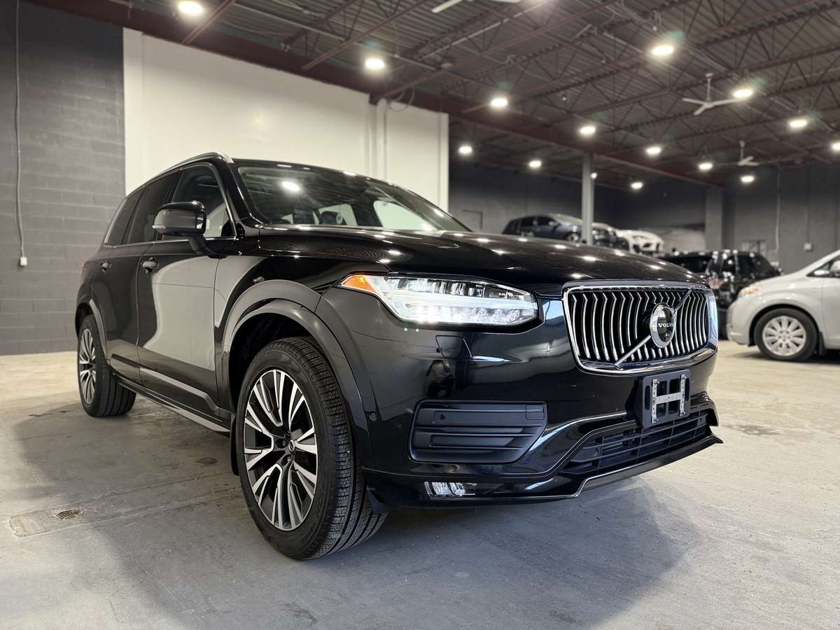 2021 Volvo XC90 T6 Momentum thumb 17