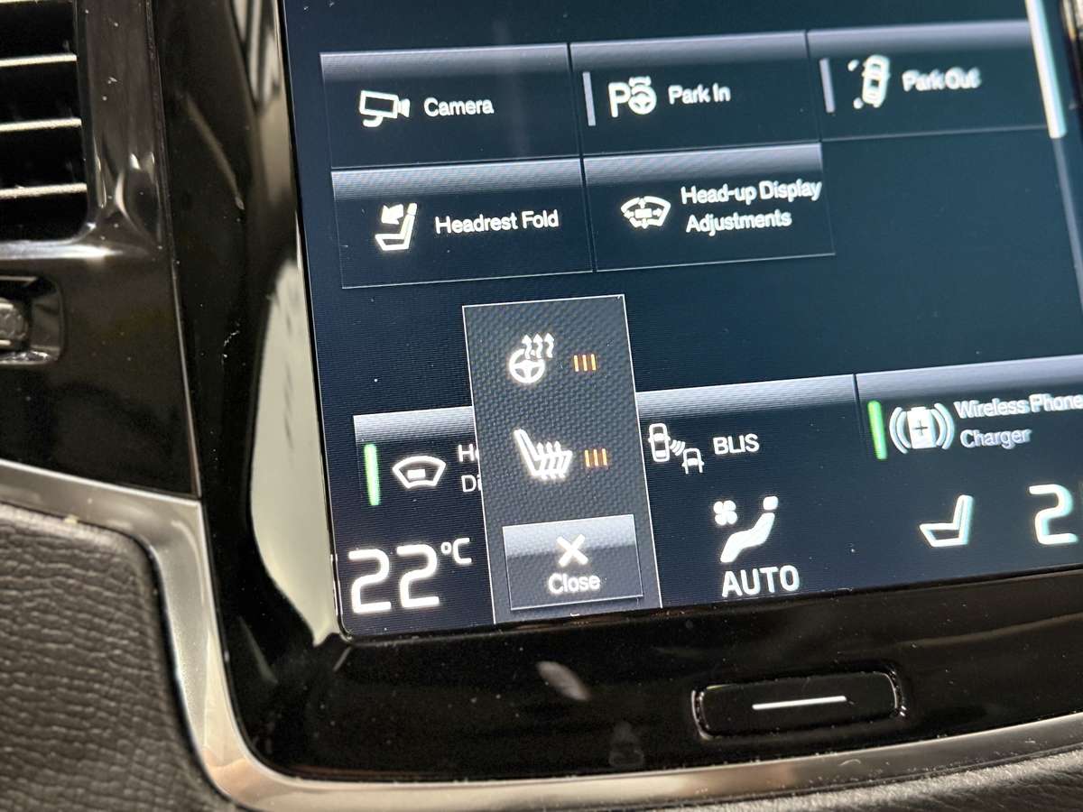 2021 Volvo XC90 T6 Momentum thumb 39