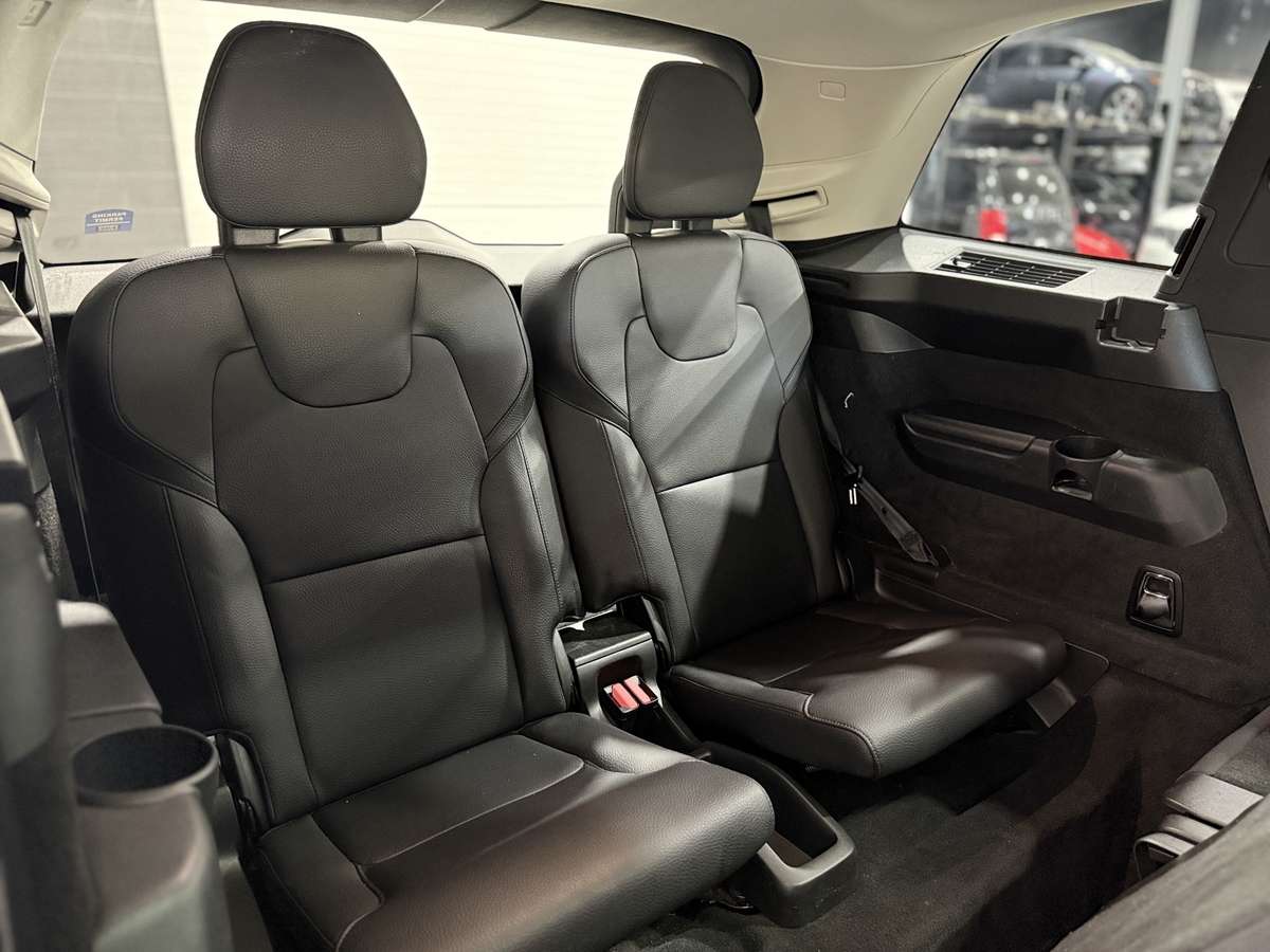 2021 Volvo XC90 T6 Momentum thumb 54