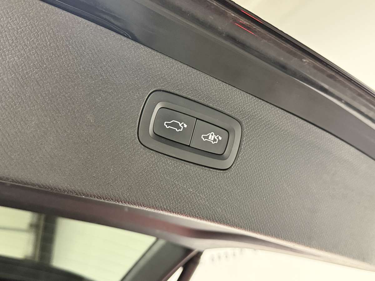 2021 Volvo XC90 T6 Momentum thumb 56
