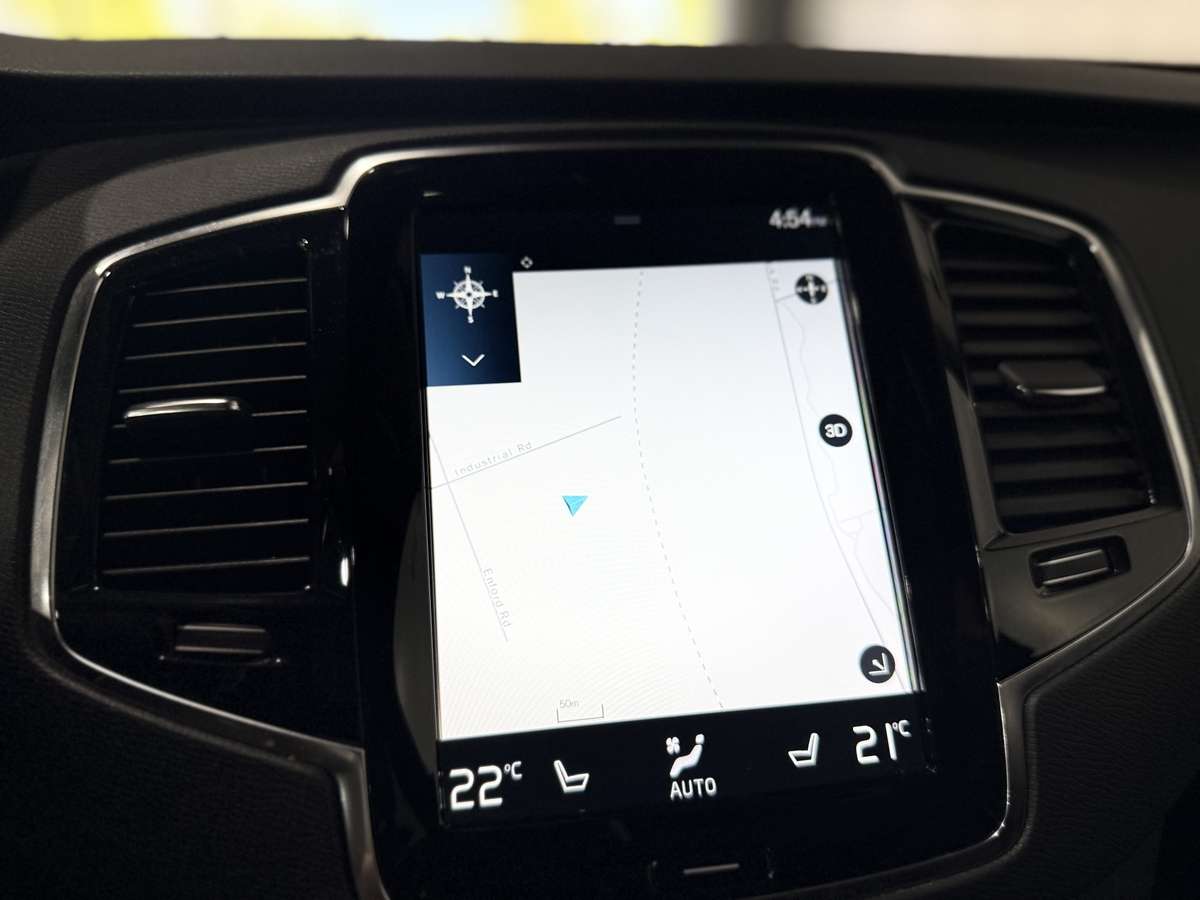2021 Volvo XC90 T6 Momentum thumb 32