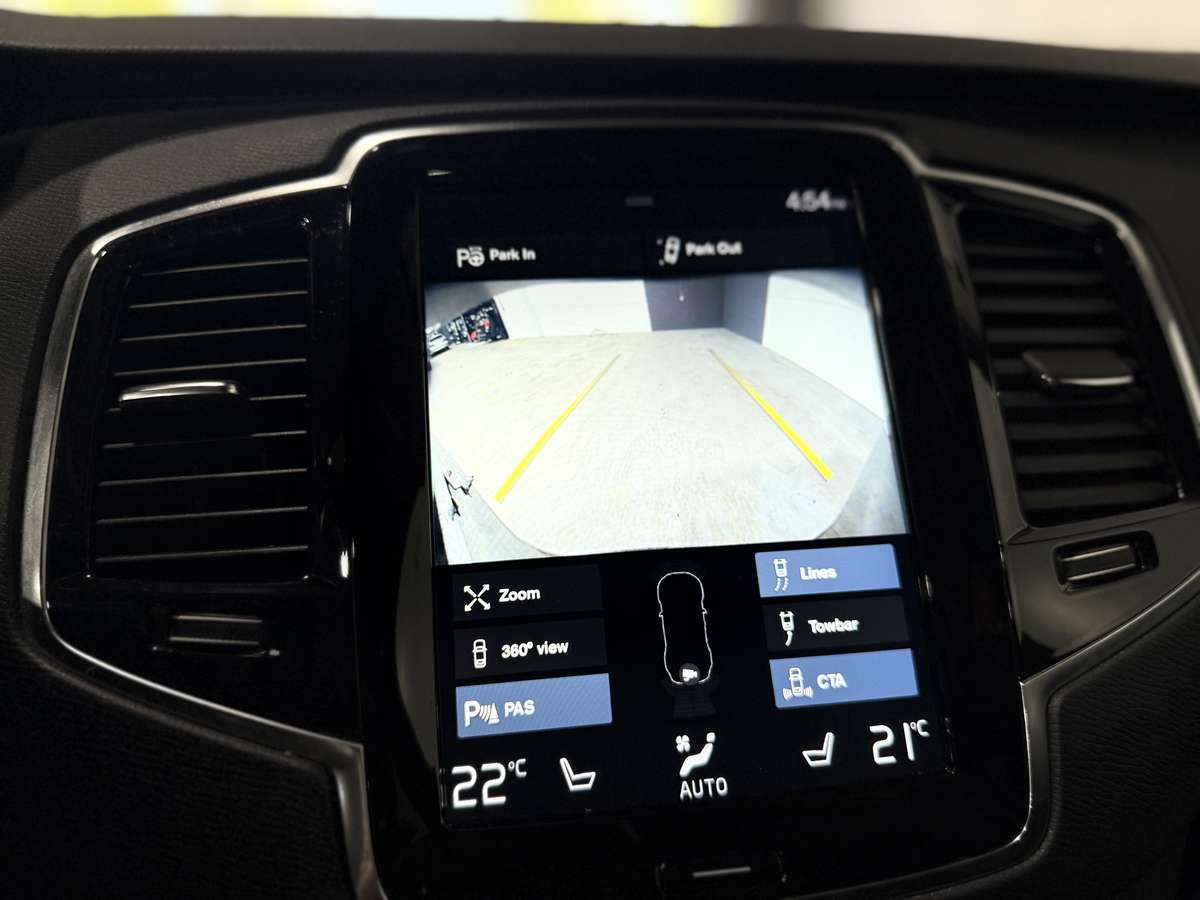 2021 Volvo XC90 T6 Momentum thumb 33