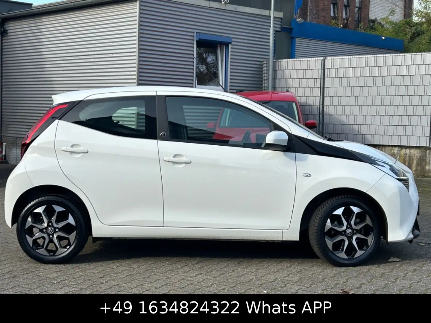 Toyota Aygo AYGO x-play Team D Business Pak. Білий - 2