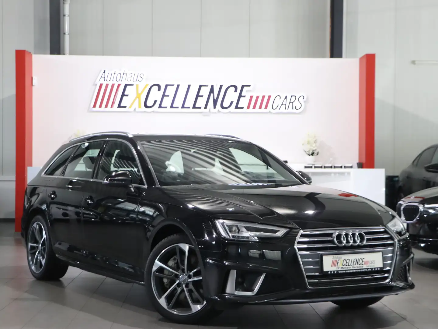 Audi A4 Avant 45 TFSI DESIGN S-LINE SPORT / PANORAMA Schwarz - 1