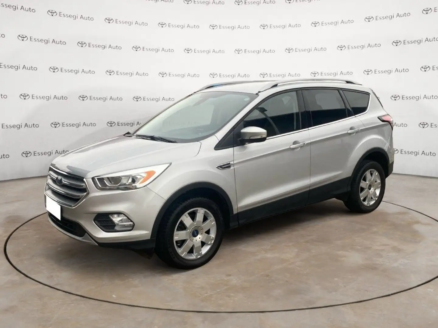 Ford Kuga 1.5 TDCI 120 CV S&S 2WD Titanium Silber - 1