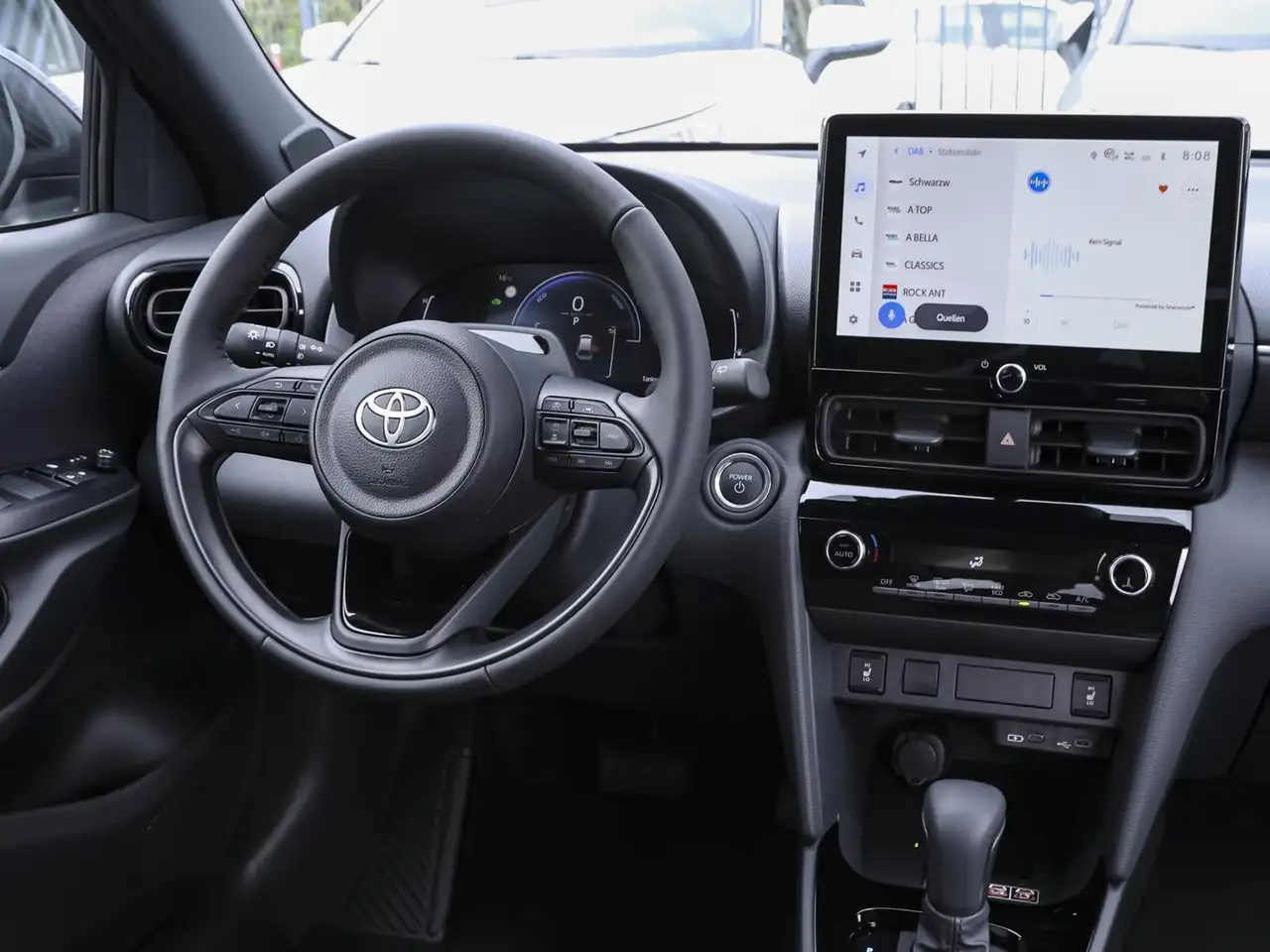 Toyota Yaris Cross Teamplayer Winter & Safety Paket 9