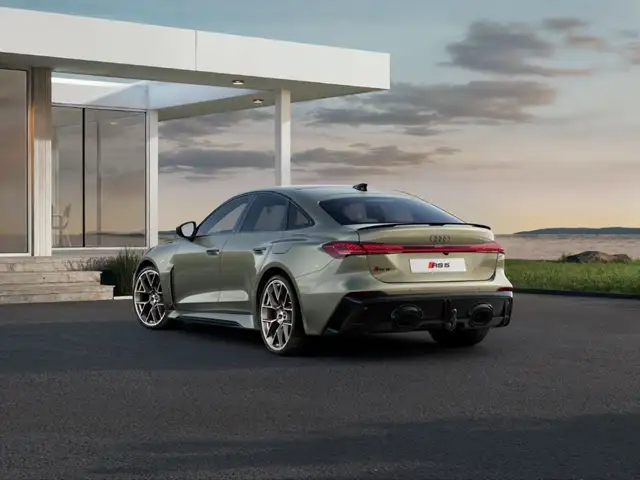Audi RS5 view 5