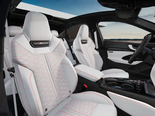 Audi RS5 view 9