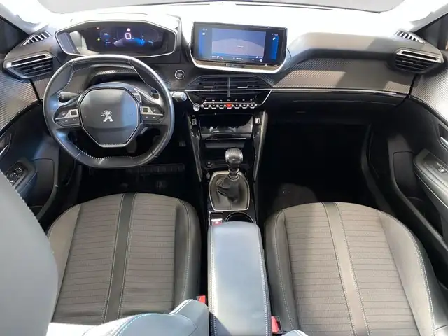 Peugeot 208 view 6