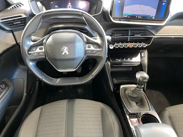 Peugeot 208 view 13