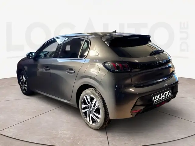 Peugeot 208 view 5