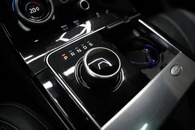 Land Rover Range Rover Velar view 13