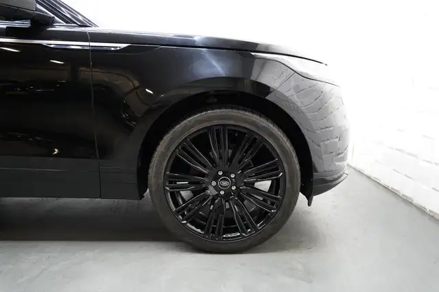Land Rover Range Rover Velar view 10