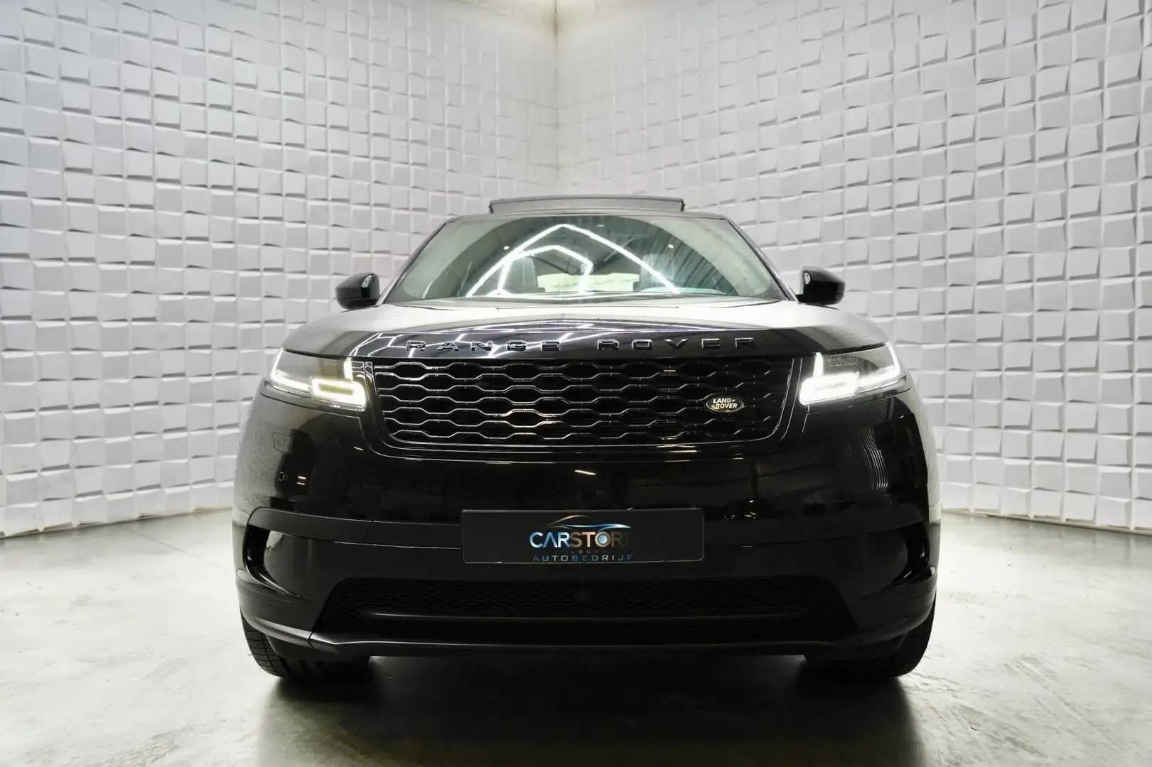 Land Rover Range Rover Velar 2.0 I4 Turbo AWD R Dynamic HSE Zwart - 2