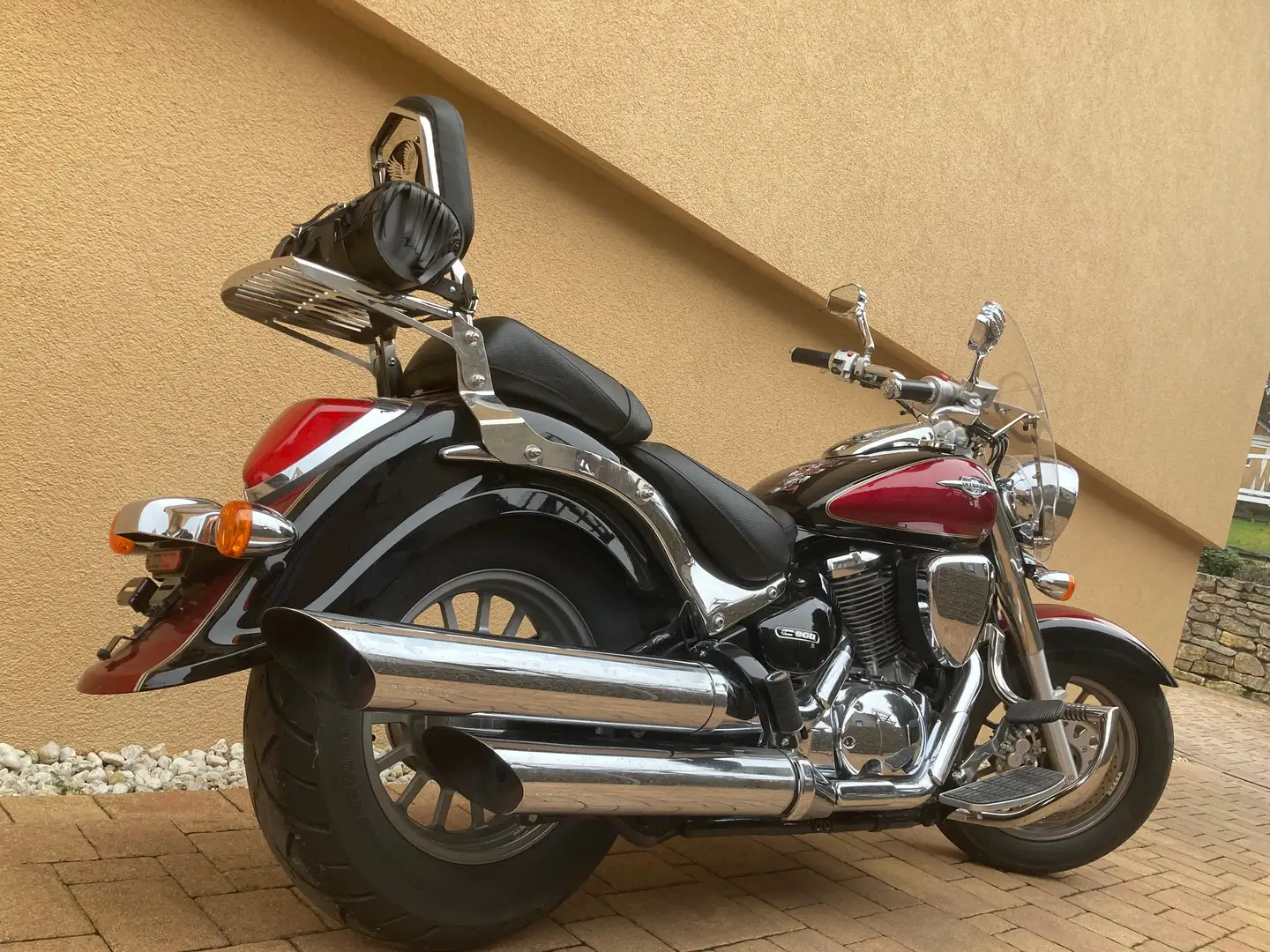 Suzuki Intruder C VL / C 800 EXTRAS SISSYBAR WINDSCHILD Fekete - 1