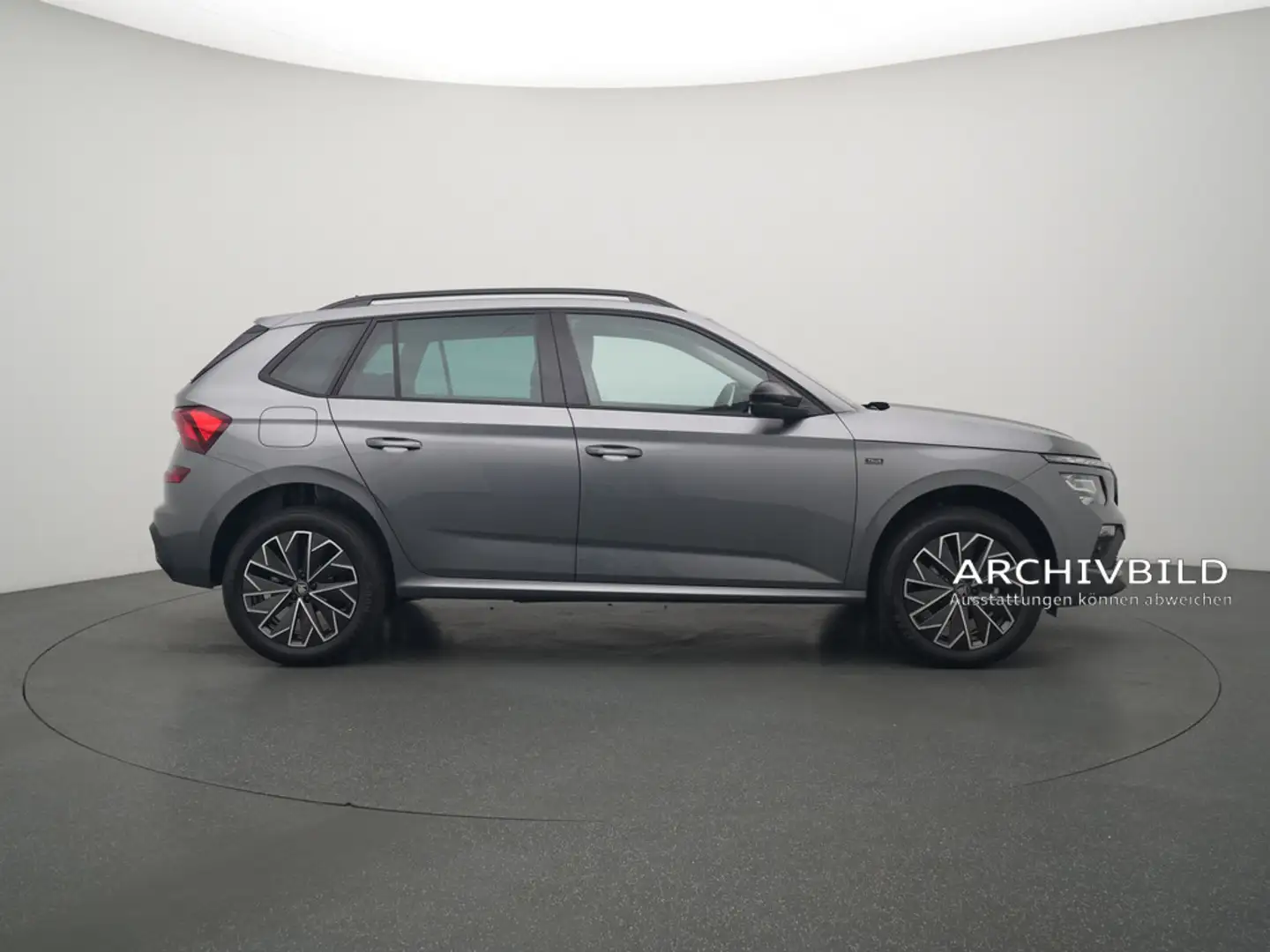 Skoda Kamiq Selection DSG KAM LED SHZ PDC AHK NAVI ACC Schwarz - 2