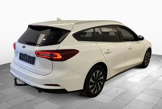 Ford Focus view 5