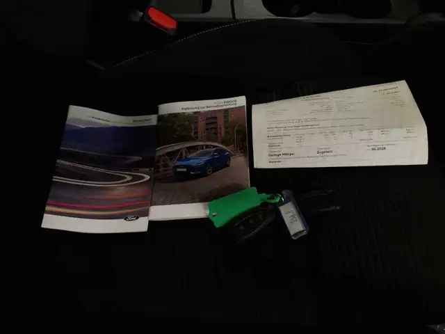 Ford Focus view 14