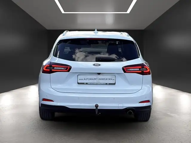 Ford Focus view 10
