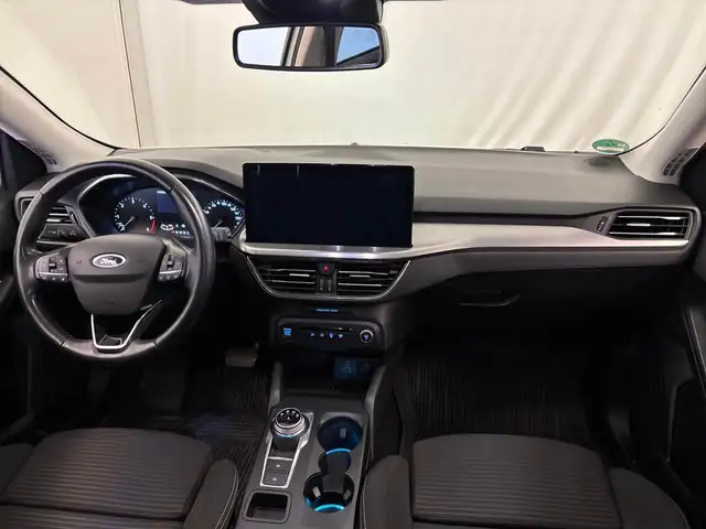 Ford Focus view 9