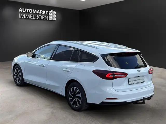 Ford Focus view 6