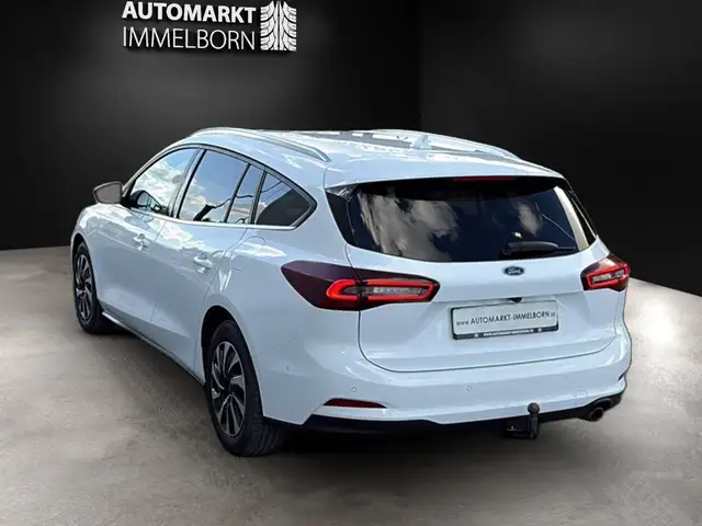 Ford Focus view 5