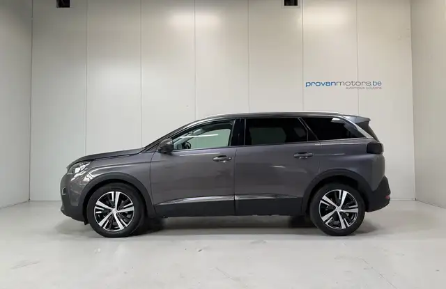 Peugeot 5008 view 8