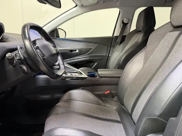 Peugeot 5008 view 9
