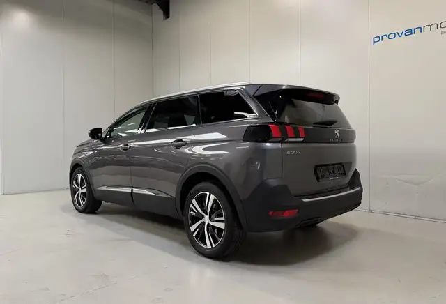 Peugeot 5008 view 6