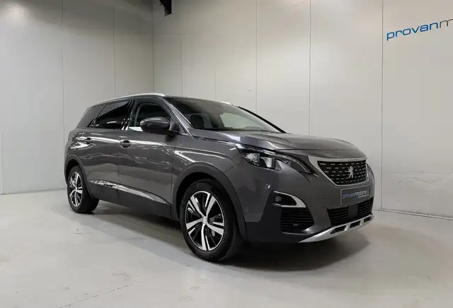 Peugeot 5008 view 5